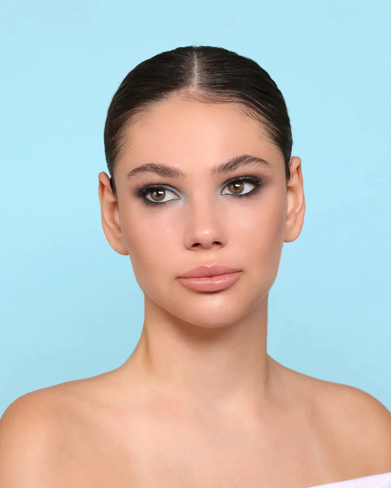 Moira Chic Satin Lipstick 001 Chic Nude