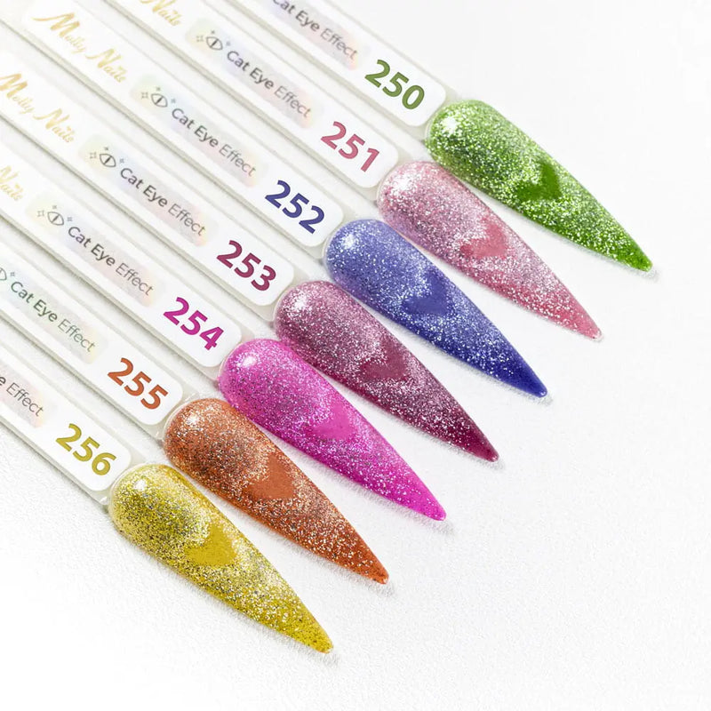 Molly Nails UV/LED Gel Polish Cat Eye Glacier Crush Nr 254 Fuchsia