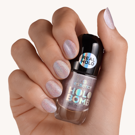 Essence Holo Bomb Effect Nail Lacquer 05 Holo Me Tight